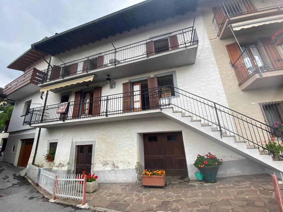 Casa Vacanze Il Pettirosso. بيسوني المظهر الخارجي الصورة